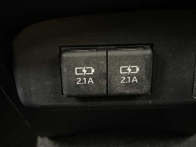 トヨタ シエンタ ハイブリッド G クエロ 埼玉県 2019(令1)年 4.2万km ヴィンテージブラウンパールクリスタルシャイン/ホワイトパールクリスタルシャイン 純正ナビ/　(Bluetooth/CD/DVD/FM/AM)/フルセグテレビ/バックカメラ/ビルトインETC/ハーフレザーシート/両側パワースライドドア/クルーズコントロール/衝突被害軽減ブレーキ/車線逸脱警報/クリアランスソナー/オートハイビーム/オートLEDライト/プッシュスタート/純正フロアマット/純正15インチアルミホイール