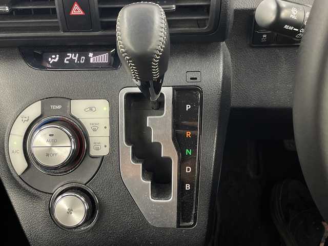 トヨタ シエンタ ハイブリッド G クエロ 埼玉県 2019(令1)年 4.2万km ヴィンテージブラウンパールクリスタルシャイン/ホワイトパールクリスタルシャイン 純正ナビ/　(Bluetooth/CD/DVD/FM/AM)/フルセグテレビ/バックカメラ/ビルトインETC/ハーフレザーシート/両側パワースライドドア/クルーズコントロール/衝突被害軽減ブレーキ/車線逸脱警報/クリアランスソナー/オートハイビーム/オートLEDライト/プッシュスタート/純正フロアマット/純正15インチアルミホイール