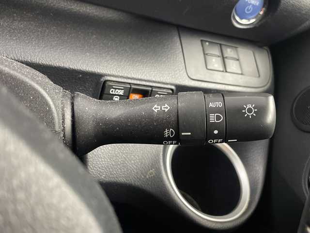 トヨタ シエンタ ハイブリッド G クエロ 埼玉県 2019(令1)年 4.2万km ヴィンテージブラウンパールクリスタルシャイン/ホワイトパールクリスタルシャイン 純正ナビ/　(Bluetooth/CD/DVD/FM/AM)/フルセグテレビ/バックカメラ/ビルトインETC/ハーフレザーシート/両側パワースライドドア/クルーズコントロール/衝突被害軽減ブレーキ/車線逸脱警報/クリアランスソナー/オートハイビーム/オートLEDライト/プッシュスタート/純正フロアマット/純正15インチアルミホイール