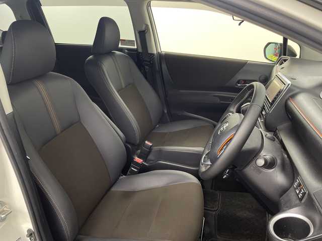 トヨタ シエンタ ハイブリッド G クエロ 埼玉県 2019(令1)年 4.2万km ヴィンテージブラウンパールクリスタルシャイン/ホワイトパールクリスタルシャイン 純正ナビ/　(Bluetooth/CD/DVD/FM/AM)/フルセグテレビ/バックカメラ/ビルトインETC/ハーフレザーシート/両側パワースライドドア/クルーズコントロール/衝突被害軽減ブレーキ/車線逸脱警報/クリアランスソナー/オートハイビーム/オートLEDライト/プッシュスタート/純正フロアマット/純正15インチアルミホイール