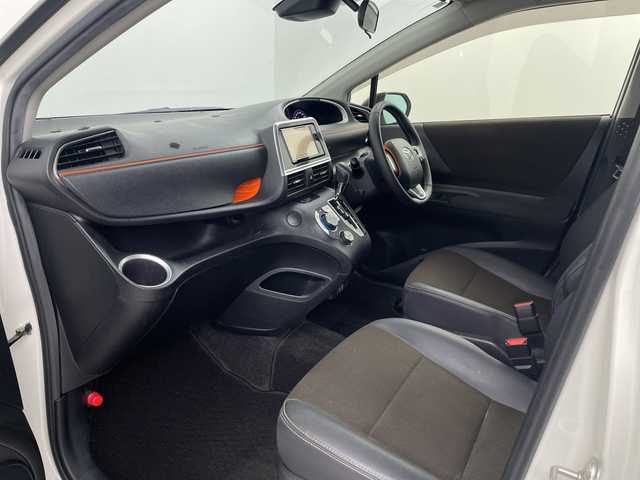 トヨタ シエンタ ハイブリッド G クエロ 埼玉県 2019(令1)年 4.2万km ヴィンテージブラウンパールクリスタルシャイン/ホワイトパールクリスタルシャイン 純正ナビ/　(Bluetooth/CD/DVD/FM/AM)/フルセグテレビ/バックカメラ/ビルトインETC/ハーフレザーシート/両側パワースライドドア/クルーズコントロール/衝突被害軽減ブレーキ/車線逸脱警報/クリアランスソナー/オートハイビーム/オートLEDライト/プッシュスタート/純正フロアマット/純正15インチアルミホイール