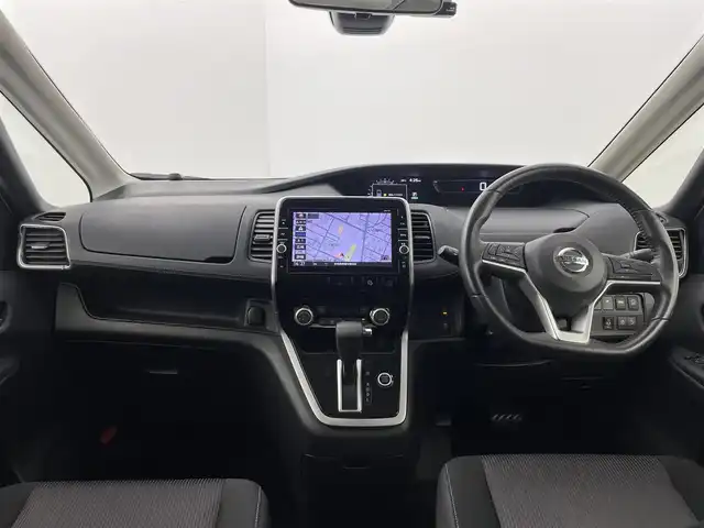 日産 セレナ ハイウェイスター Vセレクション 群馬県 2018(平30)年 5.5万km ブリリアントシルバー 純正9インチナビ/・AM/FM/CD/DVD/Blu-ray/SD/USB/AUX/Bluetooth/フルセグTV/純正フリップダウンモニター/アラウンドビューモニター/エマージェンシーブレーキ/車線逸脱警報システム/ハンズフリーパワースライドドア/純正ドライブレコーダー/アイドリングストップ/スマートキー×2本/プッシュスタート/ETC
