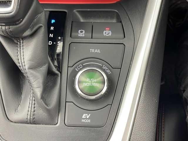 トヨタ ＲＡＶ４ HV アドベンチャー オフロードPKGⅡ 岐阜県 2023(令5)年 4万km グレーメタリック ４WD/トヨタセーフティセンス/プリクラッシュセーフティ/レーントレーシングアラート/オートハイビーム/ブラインドスポットモニター/クリアランスソナー/レーダークルーズコントロール/10.5インチ ディスプレイオーディオ/ナビキット/フルセグTV/（AM/FM/Bluetooth/Miracast）/パノラミックビューモニター/前後ドライブレコーダー/前席シートヒーター/エアシート/運転席メモリ付きパワーシート/ステアリングヒーター/ETC2.0/オートホールド/デジタルインナーミラー/パノラミックビューモニター/アクセサリーコンセント/(AC100V1500w)/スマートキー/スペアキー