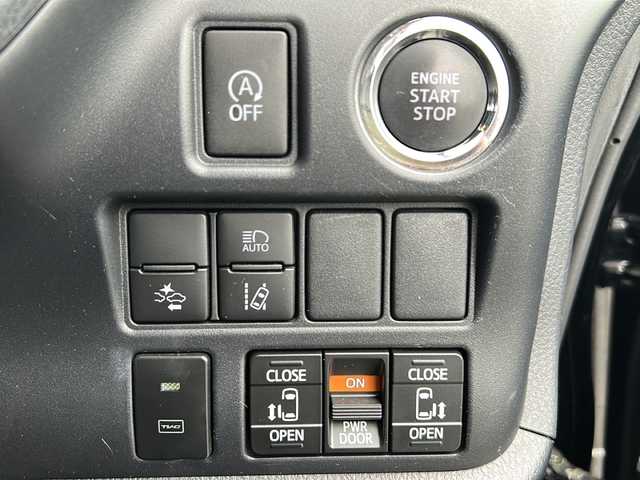 トヨタ ヴォクシー ZS 煌Ⅱ 三重県 2019(平31)年 3.6万km ブラック 純正ナビ /バックカメラ /ビルトインETC /スペアキー /両側パワースライドドア/前後ドライブレコーダー /前後コーナーセンサー /USB給電 /LEDヘッドライト/オートハイビーム /オートライト/クルーズコントロール/レーンキープアシスト/衝突軽減ブレーキ /ウォークスルー /電動格納ミラー/禁煙車