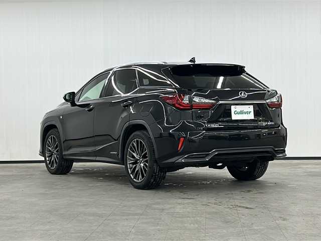 レクサス ＲＸ 450h Fスポーツ 長崎県 2019(平31)年 5.3万km グラファイトブラックガラスフレーク パノラマルーフ/マークレビンソンプレミアムサウンド/レクサスセーフティ/・プリクラッシュセーフティ/・ブラインドスポットモニター/・レーンキープアシスト/純正12.3型ナビ/・フルセグ/DVD/Bluetooth/Bluーray/パノラミックビューモニター/ホワイトレザーシート/前席パワーシート（運転席メモリ付）/前席エアーシート/全席シートヒーター/三眼LEDヘッドライト/クルーズコントロール/ヘッドアップディスプレイ/ハンドルヒーター/純正20インチアルミ/置くだけ充電/パドルシフト/ステアリングリモコン/100V電源/コーナーセンサー/プッシュスタート/スマートキー/電子制御パーキング/オートホールド