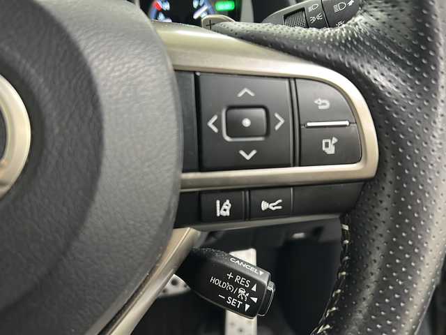 レクサス ＲＸ 450h Fスポーツ 長崎県 2019(平31)年 5.3万km グラファイトブラックガラスフレーク パノラマルーフ/マークレビンソンプレミアムサウンド/レクサスセーフティ/・プリクラッシュセーフティ/・ブラインドスポットモニター/・レーンキープアシスト/純正12.3型ナビ/・フルセグ/DVD/Bluetooth/Bluーray/パノラミックビューモニター/ホワイトレザーシート/前席パワーシート（運転席メモリ付）/前席エアーシート/全席シートヒーター/三眼LEDヘッドライト/クルーズコントロール/ヘッドアップディスプレイ/ハンドルヒーター/純正20インチアルミ/置くだけ充電/パドルシフト/ステアリングリモコン/100V電源/コーナーセンサー/プッシュスタート/スマートキー/電子制御パーキング/オートホールド