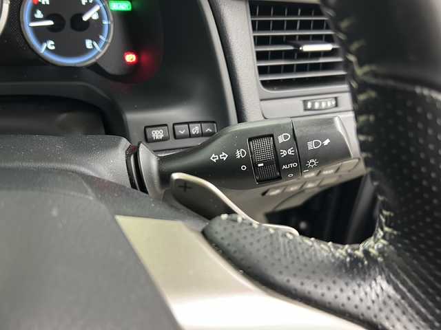 レクサス ＲＸ 450h Fスポーツ 長崎県 2019(平31)年 5.3万km グラファイトブラックガラスフレーク パノラマルーフ/マークレビンソンプレミアムサウンド/レクサスセーフティ/・プリクラッシュセーフティ/・ブラインドスポットモニター/・レーンキープアシスト/純正12.3型ナビ/・フルセグ/DVD/Bluetooth/Bluーray/パノラミックビューモニター/ホワイトレザーシート/前席パワーシート（運転席メモリ付）/前席エアーシート/全席シートヒーター/三眼LEDヘッドライト/クルーズコントロール/ヘッドアップディスプレイ/ハンドルヒーター/純正20インチアルミ/置くだけ充電/パドルシフト/ステアリングリモコン/100V電源/コーナーセンサー/プッシュスタート/スマートキー/電子制御パーキング/オートホールド