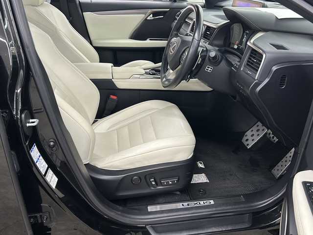 レクサス ＲＸ 450h Fスポーツ 長崎県 2019(平31)年 5.3万km グラファイトブラックガラスフレーク パノラマルーフ/マークレビンソンプレミアムサウンド/レクサスセーフティ/・プリクラッシュセーフティ/・ブラインドスポットモニター/・レーンキープアシスト/純正12.3型ナビ/・フルセグ/DVD/Bluetooth/Bluーray/パノラミックビューモニター/ホワイトレザーシート/前席パワーシート（運転席メモリ付）/前席エアーシート/全席シートヒーター/三眼LEDヘッドライト/クルーズコントロール/ヘッドアップディスプレイ/ハンドルヒーター/純正20インチアルミ/置くだけ充電/パドルシフト/ステアリングリモコン/100V電源/コーナーセンサー/プッシュスタート/スマートキー/電子制御パーキング/オートホールド