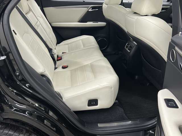 レクサス ＲＸ 450h Fスポーツ 長崎県 2019(平31)年 5.3万km グラファイトブラックガラスフレーク パノラマルーフ/マークレビンソンプレミアムサウンド/レクサスセーフティ/・プリクラッシュセーフティ/・ブラインドスポットモニター/・レーンキープアシスト/純正12.3型ナビ/・フルセグ/DVD/Bluetooth/Bluーray/パノラミックビューモニター/ホワイトレザーシート/前席パワーシート（運転席メモリ付）/前席エアーシート/全席シートヒーター/三眼LEDヘッドライト/クルーズコントロール/ヘッドアップディスプレイ/ハンドルヒーター/純正20インチアルミ/置くだけ充電/パドルシフト/ステアリングリモコン/100V電源/コーナーセンサー/プッシュスタート/スマートキー/電子制御パーキング/オートホールド