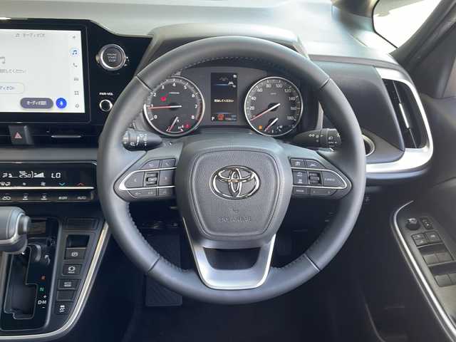 トヨタ ノア S－G 愛知県 2022(令4)年 1.6万km スパークリングブラックパールクリスタルシャイン 衝突軽減システム/純正10.5型ディズプレイオーディオ　ナビあり/レーダークルーズコントロール/フルセグ/CD DVD/Bluetooth/バックカメラ/コーナーセンサー/パワースライドドア/純正アルミホイール/LEDヘッドライト/リアオートエアコン/ETC2.0/ステアリングスイッチ/スマートキー/プッシュスタート