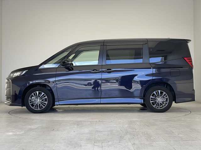 トヨタ ノア S－G 愛知県 2022(令4)年 1.6万km スパークリングブラックパールクリスタルシャイン 衝突軽減システム/純正10.5型ディズプレイオーディオ　ナビあり/レーダークルーズコントロール/フルセグ/CD DVD/Bluetooth/バックカメラ/コーナーセンサー/パワースライドドア/純正アルミホイール/LEDヘッドライト/リアオートエアコン/ETC2.0/ステアリングスイッチ/スマートキー/プッシュスタート