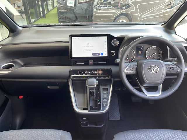 トヨタ ノア S－G 愛知県 2022(令4)年 1.6万km スパークリングブラックパールクリスタルシャイン 衝突軽減システム/純正10.5型ディズプレイオーディオ　ナビあり/レーダークルーズコントロール/フルセグ/CD DVD/Bluetooth/バックカメラ/コーナーセンサー/パワースライドドア/純正アルミホイール/LEDヘッドライト/リアオートエアコン/ETC2.0/ステアリングスイッチ/スマートキー/プッシュスタート