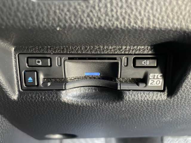 トヨタ ノア S－G 愛知県 2022(令4)年 1.6万km スパークリングブラックパールクリスタルシャイン 衝突軽減システム/純正10.5型ディズプレイオーディオ　ナビあり/レーダークルーズコントロール/フルセグ/CD DVD/Bluetooth/バックカメラ/コーナーセンサー/パワースライドドア/純正アルミホイール/LEDヘッドライト/リアオートエアコン/ETC2.0/ステアリングスイッチ/スマートキー/プッシュスタート