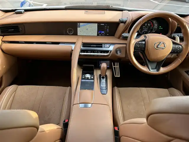 レクサス ＬＣ 500 Sパッケージ 愛媛県 2017(平29)年 5万km ホワイトノーヴァガラスフレーク 登録時走行距離:49019km/純正メーカーOPメモリナビ/AM/FM/CD/DVD/TV/BT/SD/ETC2.0/Bカメラ/前後ドラレコ/パドルシフト/追従クルコン/横滑り防止装置/盗難防止装置/衝突軽減システム/レーンキープアシスト/前後コーナーセンサー/パワーシート/ハーフレザーシート/LEDヘッドライト/オートライト/エンジンスタートボタン/スマートキー/純正アルミホイール/純正フロアマット