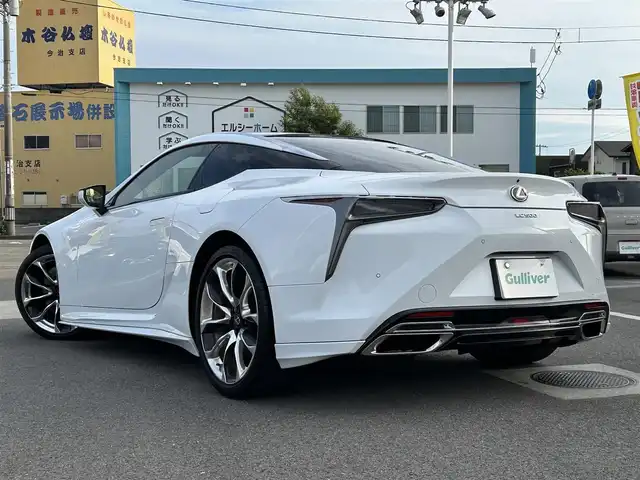 レクサス ＬＣ 500 Sパッケージ 愛媛県 2017(平29)年 5万km ホワイトノーヴァガラスフレーク 登録時走行距離:49019km/純正メーカーOPメモリナビ/AM/FM/CD/DVD/TV/BT/SD/ETC2.0/Bカメラ/前後ドラレコ/パドルシフト/追従クルコン/横滑り防止装置/盗難防止装置/衝突軽減システム/レーンキープアシスト/前後コーナーセンサー/パワーシート/ハーフレザーシート/LEDヘッドライト/オートライト/エンジンスタートボタン/スマートキー/純正アルミホイール/純正フロアマット
