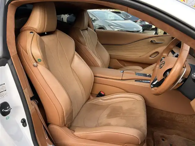 レクサス ＬＣ 500 Sパッケージ 愛媛県 2017(平29)年 5万km ホワイトノーヴァガラスフレーク 登録時走行距離:49019km/純正メーカーOPメモリナビ/AM/FM/CD/DVD/TV/BT/SD/ETC2.0/Bカメラ/前後ドラレコ/パドルシフト/追従クルコン/横滑り防止装置/盗難防止装置/衝突軽減システム/レーンキープアシスト/前後コーナーセンサー/パワーシート/ハーフレザーシート/LEDヘッドライト/オートライト/エンジンスタートボタン/スマートキー/純正アルミホイール/純正フロアマット