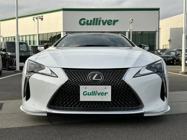 レクサス ＬＣ 500 Sパッケージ 愛媛県 2017(平29)年 5万km ホワイトノーヴァガラスフレーク 登録時走行距離:49019km/純正メーカーOPメモリナビ/AM/FM/CD/DVD/TV/BT/SD/ETC2.0/Bカメラ/前後ドラレコ/パドルシフト/追従クルコン/横滑り防止装置/盗難防止装置/衝突軽減システム/レーンキープアシスト/前後コーナーセンサー/パワーシート/ハーフレザーシート/LEDヘッドライト/オートライト/エンジンスタートボタン/スマートキー/純正アルミホイール/純正フロアマット