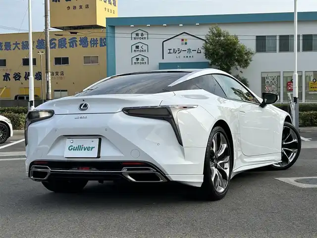レクサス ＬＣ 500 Sパッケージ 愛媛県 2017(平29)年 5万km ホワイトノーヴァガラスフレーク 登録時走行距離:49019km/純正メーカーOPメモリナビ/AM/FM/CD/DVD/TV/BT/SD/ETC2.0/Bカメラ/前後ドラレコ/パドルシフト/追従クルコン/横滑り防止装置/盗難防止装置/衝突軽減システム/レーンキープアシスト/前後コーナーセンサー/パワーシート/ハーフレザーシート/LEDヘッドライト/オートライト/エンジンスタートボタン/スマートキー/純正アルミホイール/純正フロアマット