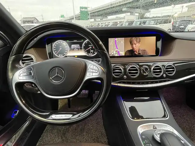 メルセデス・ベンツ Ｓ５５０Ｌ 愛知県 2014(平26)年 7.6万km ダイヤモンドホワイト サンルーフ/レッドキャリパー/純正ナビ/フルセグTV/BT/全方位カメラ/ブルメスターサウンド/ETC/クルーズコントロール/レーンキープアシスト/クリアランスソナー/純正19インチAW/レザーシート/全席パワーシート/全席シートヒーター/エアシート/フロアマット/取説、保証書