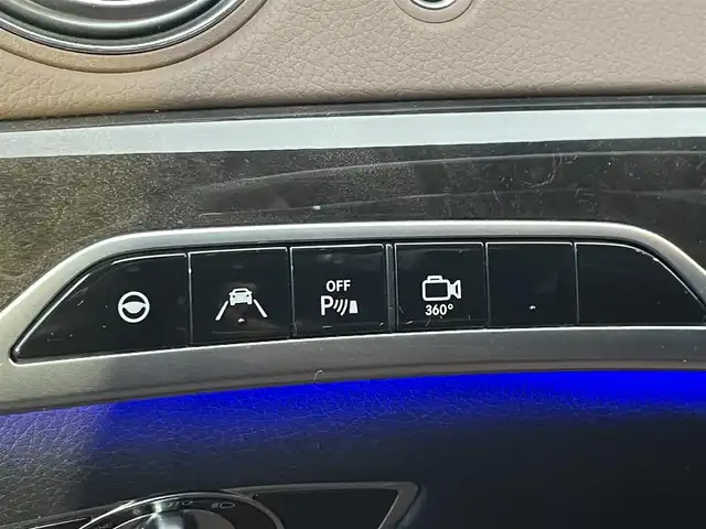 メルセデス・ベンツ Ｓ５５０Ｌ 愛知県 2014(平26)年 7.6万km ダイヤモンドホワイト サンルーフ/レッドキャリパー/純正ナビ/フルセグTV/BT/全方位カメラ/ブルメスターサウンド/ETC/クルーズコントロール/レーンキープアシスト/クリアランスソナー/純正19インチAW/レザーシート/全席パワーシート/全席シートヒーター/エアシート/フロアマット/取説、保証書