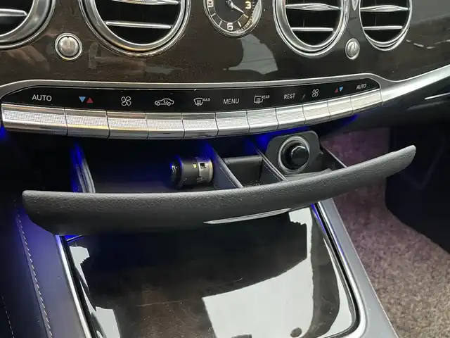メルセデス・ベンツ Ｓ５５０Ｌ 愛知県 2014(平26)年 7.6万km ダイヤモンドホワイト サンルーフ/レッドキャリパー/純正ナビ/フルセグTV/BT/全方位カメラ/ブルメスターサウンド/ETC/クルーズコントロール/レーンキープアシスト/クリアランスソナー/純正19インチAW/レザーシート/全席パワーシート/全席シートヒーター/エアシート/フロアマット/取説、保証書