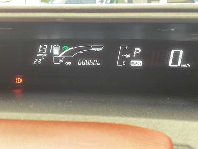 トヨタ アクア S 沖縄県 2015(平27)年 6.9万km オレンジパールクリスタルシャイン 社外ナビ(NSCP-W62)/ワンセグTV/バックカメラ/Bluetooth/バックカメラ/ETC/ステアリングスイッチ/プッシュスタート/シートヒーター/ドライブレコーダー前方/スマートキー/ドアバイザー