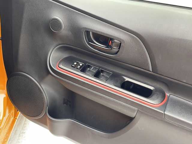 トヨタ アクア S 沖縄県 2015(平27)年 6.9万km オレンジパールクリスタルシャイン 社外ナビ(NSCP-W62)/ワンセグTV/バックカメラ/Bluetooth/バックカメラ/ETC/ステアリングスイッチ/プッシュスタート/シートヒーター/ドライブレコーダー前方/スマートキー/ドアバイザー