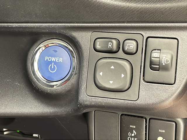 トヨタ アクア S 沖縄県 2015(平27)年 6.9万km オレンジパールクリスタルシャイン 社外ナビ(NSCP-W62)/ワンセグTV/バックカメラ/Bluetooth/バックカメラ/ETC/ステアリングスイッチ/プッシュスタート/シートヒーター/ドライブレコーダー前方/スマートキー/ドアバイザー