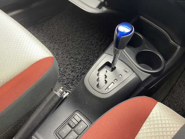 トヨタ アクア S 沖縄県 2015(平27)年 6.9万km オレンジパールクリスタルシャイン 社外ナビ(NSCP-W62)/ワンセグTV/バックカメラ/Bluetooth/バックカメラ/ETC/ステアリングスイッチ/プッシュスタート/シートヒーター/ドライブレコーダー前方/スマートキー/ドアバイザー