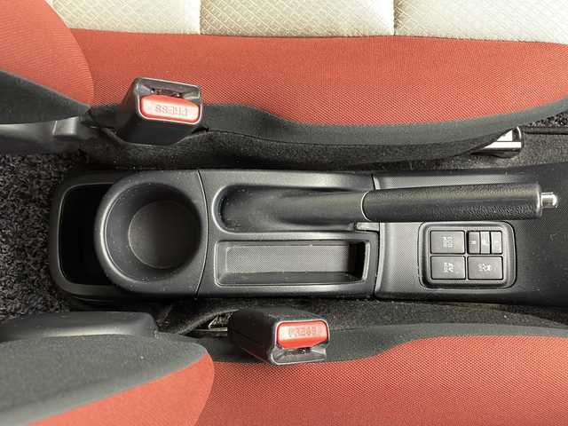 トヨタ アクア S 沖縄県 2015(平27)年 6.9万km オレンジパールクリスタルシャイン 社外ナビ(NSCP-W62)/ワンセグTV/バックカメラ/Bluetooth/バックカメラ/ETC/ステアリングスイッチ/プッシュスタート/シートヒーター/ドライブレコーダー前方/スマートキー/ドアバイザー