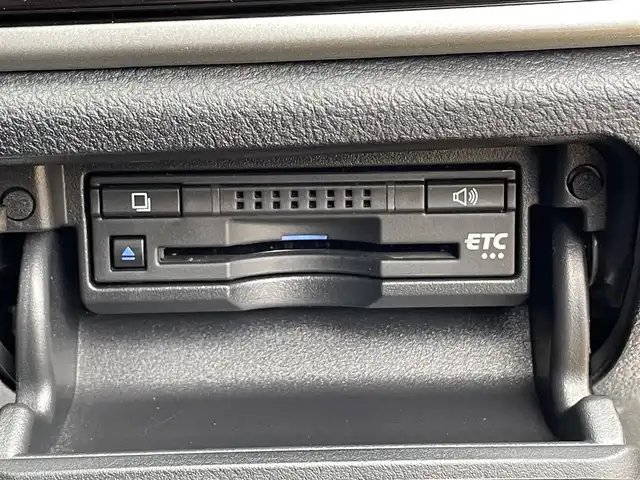 トヨタ クラウン アスリート S-T 宮崎県 2017(平29)年 5.9万km ホワイトパールクリスタルシャイン 前後純正ＯＰスパッツ/HDDナビ/フルセグテレビ/バックカメラ/アイドリングストップ/ウィンカーミラー/クルーズコントロール/プッシュスタート/ETC/LEDライト/レダークルーズ