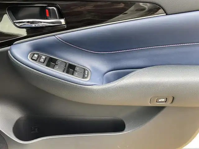 トヨタ クラウン アスリート S-T 宮崎県 2017(平29)年 5.9万km ホワイトパールクリスタルシャイン 前後純正ＯＰスパッツ/HDDナビ/フルセグテレビ/バックカメラ/アイドリングストップ/ウィンカーミラー/クルーズコントロール/プッシュスタート/ETC/LEDライト/レダークルーズ