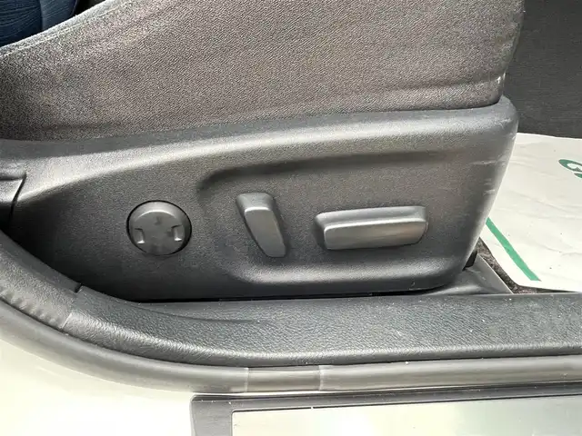 トヨタ クラウン アスリート S-T 宮崎県 2017(平29)年 5.9万km ホワイトパールクリスタルシャイン 前後純正ＯＰスパッツ/HDDナビ/フルセグテレビ/バックカメラ/アイドリングストップ/ウィンカーミラー/クルーズコントロール/プッシュスタート/ETC/LEDライト/レダークルーズ