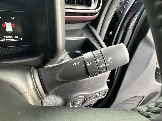 スズキ スペーシア カスタム HYBRID XS 滋賀県 2023(令5)年 0.1千km ブルーイッシュブラックパール3 純正9インチメモリーナビ/【Bluetooth/フルセグTV/CD/DVD//AppleCarPlay/AndroidAuto】/全方位モニター/両側パワースライドドア/スズキセーフティサポート/・デュアルセンサーブレーキサポート２/・誤発進抑制機能/・低速時ブレーキサポート/・車線逸脱警報機能/・車線維持支援機能/・アダプティブクルーズコントロール/・標識認識機能/・車線逸脱抑制機能/・ふらつき警報機能/・発進お知らせ機能/・ハイビームアシスト/LEDヘッドランプ/ヘッドアップディスプレイ/ハーフレザー/シートヒーター/ステアリングヒーター/オットマン