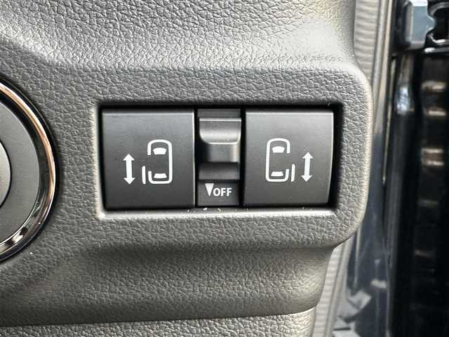 スズキ スペーシア カスタム HYBRID XS 滋賀県 2023(令5)年 0.1千km ブルーイッシュブラックパール3 純正9インチメモリーナビ/【Bluetooth/フルセグTV/CD/DVD//AppleCarPlay/AndroidAuto】/全方位モニター/両側パワースライドドア/スズキセーフティサポート/・デュアルセンサーブレーキサポート２/・誤発進抑制機能/・低速時ブレーキサポート/・車線逸脱警報機能/・車線維持支援機能/・アダプティブクルーズコントロール/・標識認識機能/・車線逸脱抑制機能/・ふらつき警報機能/・発進お知らせ機能/・ハイビームアシスト/LEDヘッドランプ/ヘッドアップディスプレイ/ハーフレザー/シートヒーター/ステアリングヒーター/オットマン