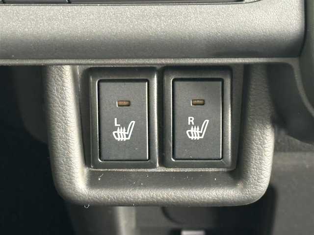 スズキ スペーシア カスタム HYBRID XS 滋賀県 2023(令5)年 0.1千km ブルーイッシュブラックパール3 純正9インチメモリーナビ/【Bluetooth/フルセグTV/CD/DVD//AppleCarPlay/AndroidAuto】/全方位モニター/両側パワースライドドア/スズキセーフティサポート/・デュアルセンサーブレーキサポート２/・誤発進抑制機能/・低速時ブレーキサポート/・車線逸脱警報機能/・車線維持支援機能/・アダプティブクルーズコントロール/・標識認識機能/・車線逸脱抑制機能/・ふらつき警報機能/・発進お知らせ機能/・ハイビームアシスト/LEDヘッドランプ/ヘッドアップディスプレイ/ハーフレザー/シートヒーター/ステアリングヒーター/オットマン