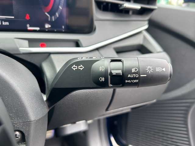 日産 オーラ G レザーエディション 三重県 2022(令4)年 2.8万km オーロラフレアブルーパール 全方位運転支援システム/・インテリジェントエマージェンシーブレーキ/・踏み間違い衝突防止アシスト/・標識検知機能/・前方衝突予測警報/・車線逸脱警報/・ふらつき警報/・車線逸脱防止支援システム/・エマージェンシーストップシグナル/・後側方衝突防止支援システム/・後側方車両検知警報/・後退時車両検知機能/プロパイロット/SOSコール/インテリジェントアラウンドビューモニター/インテリジェントルームミラー/1オーナー/BOSEパーソナルプラスサウンドシステム/メーカーオプション9型ナビ/フルセグTV/【Bluetooth/USB/スマホ連携/HDMI】/ビルトインETC2.0/ドライブレコーダー/ワイヤレス充電/レザーシート/D/N席シートヒーター/ステアリングヒーター/寒冷地仕様/アダプティブLEDヘッドランプ/インテリジェントオートライト/205/50R17インチ純正AW/プッシュスタート/スマートキー/スペアキー/純正フロアマット