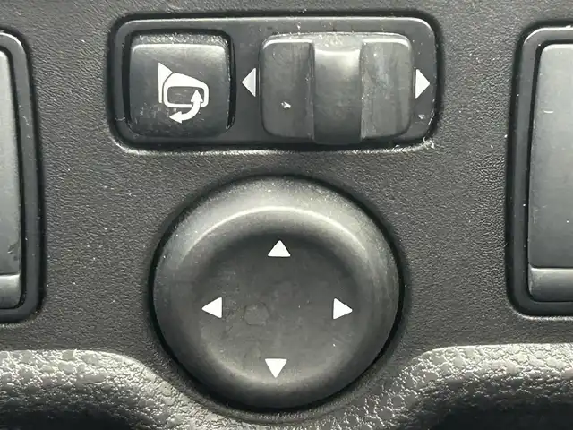 日産 ノート e－パワー ニスモ 岡山県 2017(平29)年 6.7万km ブリリアントホワイトパール 登録時走行距離66.721km/純正ナビ:MM316D-W/(AM/FM/DISC/SD/Bluetooth)/エマージェンシーブレーキ/アラウンドビューモニター/車線逸脱防止支援システム/ 車両接近通報装置/前後コーナーセンサー/スペアキー×1/デジタルインナーミラー/ドライブレコーダー/ETC/プッシュスタート/スマートキー