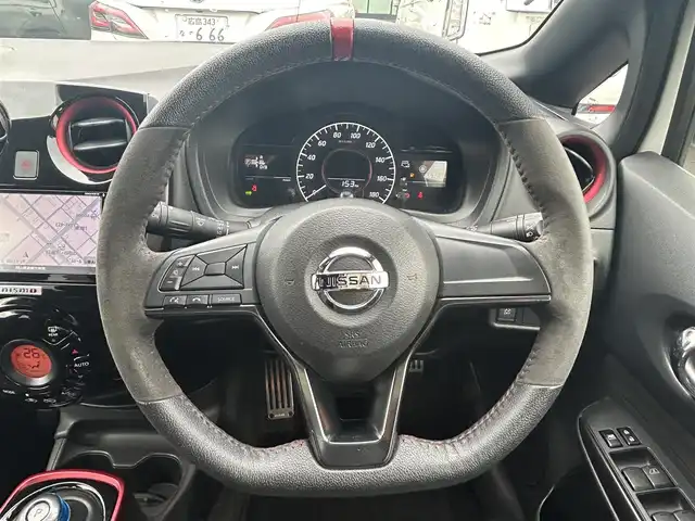 日産 ノート e－パワー ニスモ 岡山県 2017(平29)年 6.7万km ブリリアントホワイトパール 登録時走行距離66.721km/純正ナビ:MM316D-W/(AM/FM/DISC/SD/Bluetooth)/エマージェンシーブレーキ/アラウンドビューモニター/車線逸脱防止支援システム/ 車両接近通報装置/前後コーナーセンサー/スペアキー×1/デジタルインナーミラー/ドライブレコーダー/ETC/プッシュスタート/スマートキー