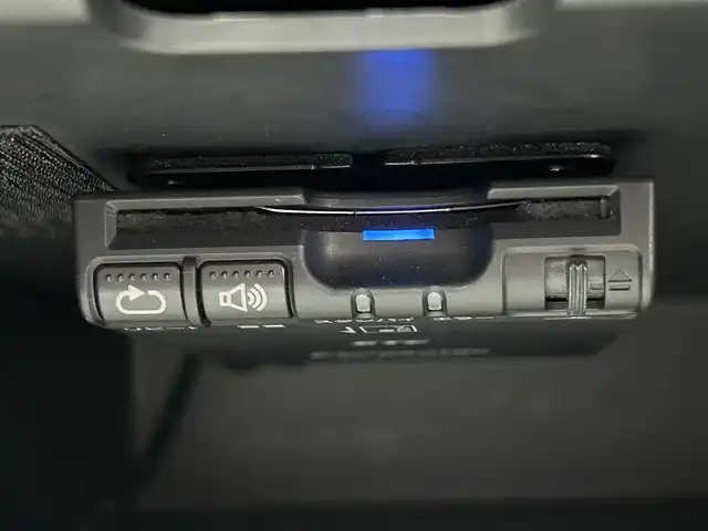 日産 ノート e－パワー ニスモ 岡山県 2017(平29)年 6.7万km ブリリアントホワイトパール 登録時走行距離66.721km/純正ナビ:MM316D-W/(AM/FM/DISC/SD/Bluetooth)/エマージェンシーブレーキ/アラウンドビューモニター/車線逸脱防止支援システム/ 車両接近通報装置/前後コーナーセンサー/スペアキー×1/デジタルインナーミラー/ドライブレコーダー/ETC/プッシュスタート/スマートキー