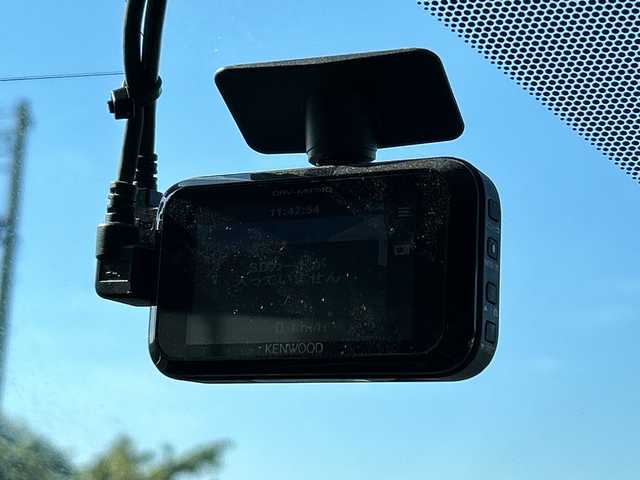 トヨタ シエンタ ハイブリッド G セーフティエディション 千葉県 2020(令2)年 2.4万km ホワイトパールクリスタルシャイン 特別仕様　ナビＮＳＺＴ－Ｗ６８Ｔ　バックカメラ　両側電動スライドドア　ビルトインＥＴＣ　ドラレコ　シートヒーター　ステアリングヒーター　クルコン　ＰＣＳ　レーンアシスト　ＡＨＢ　マット　ドアバイザー