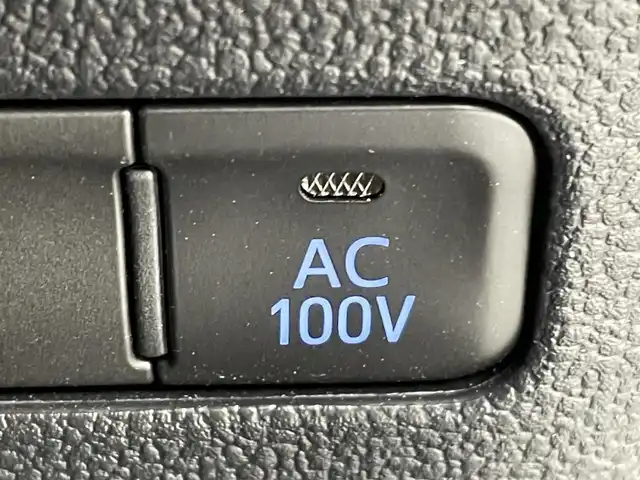 トヨタ プリウス S ツーリングセレ ブラックED 熊本県 2021(令3)年 6.8万km プレシャスブラックパール 禁煙車/純正ナビ付きディスプレイオーディオ(CD・BT・フルセグ・USB）/全周囲カメラ　/レーダークルーズコントロール/社外前後ドライブレコーダー　/ビルトインＥＴＣ　/合皮シート　/前席シートヒーター　/衝突軽減装置　/前後クリアランスソナー　/レーンキープアシスト/横滑り防止/AC100V電源/純正フロアマット/純正17インチAW/オートライト/オートマチックハイビーム/LEDヘッドライト/スマートキー/プッシュスタート/スペアキー1本/保証書