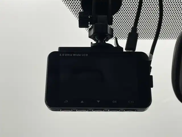 トヨタ プリウス S ツーリングセレ ブラックED 熊本県 2021(令3)年 6.8万km プレシャスブラックパール 禁煙車/純正ナビ付きディスプレイオーディオ(CD・BT・フルセグ・USB）/全周囲カメラ　/レーダークルーズコントロール/社外前後ドライブレコーダー　/ビルトインＥＴＣ　/合皮シート　/前席シートヒーター　/衝突軽減装置　/前後クリアランスソナー　/レーンキープアシスト/横滑り防止/AC100V電源/純正フロアマット/純正17インチAW/オートライト/オートマチックハイビーム/LEDヘッドライト/スマートキー/プッシュスタート/スペアキー1本/保証書