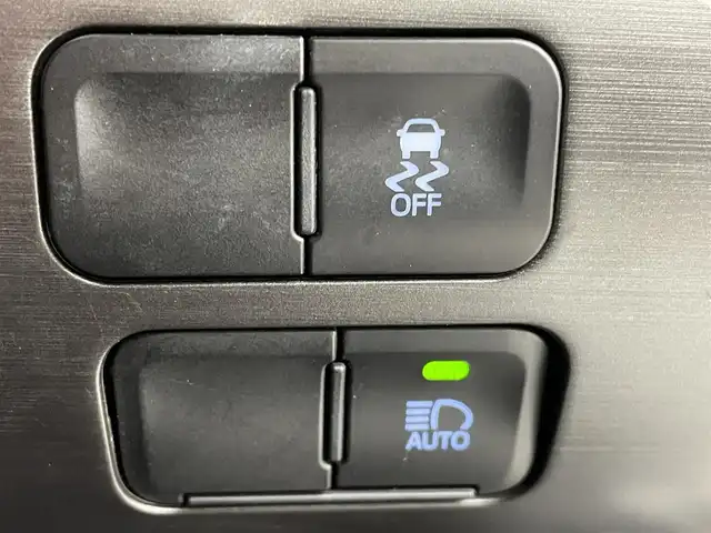 トヨタ プリウス S ツーリングセレ ブラックED 熊本県 2021(令3)年 6.8万km プレシャスブラックパール 禁煙車/純正ナビ付きディスプレイオーディオ(CD・BT・フルセグ・USB）/全周囲カメラ　/レーダークルーズコントロール/社外前後ドライブレコーダー　/ビルトインＥＴＣ　/合皮シート　/前席シートヒーター　/衝突軽減装置　/前後クリアランスソナー　/レーンキープアシスト/横滑り防止/AC100V電源/純正フロアマット/純正17インチAW/オートライト/オートマチックハイビーム/LEDヘッドライト/スマートキー/プッシュスタート/スペアキー1本/保証書