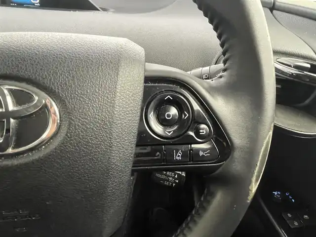 トヨタ プリウス S ツーリングセレ ブラックED 熊本県 2021(令3)年 6.8万km プレシャスブラックパール 禁煙車/純正ナビ付きディスプレイオーディオ(CD・BT・フルセグ・USB）/全周囲カメラ　/レーダークルーズコントロール/社外前後ドライブレコーダー　/ビルトインＥＴＣ　/合皮シート　/前席シートヒーター　/衝突軽減装置　/前後クリアランスソナー　/レーンキープアシスト/横滑り防止/AC100V電源/純正フロアマット/純正17インチAW/オートライト/オートマチックハイビーム/LEDヘッドライト/スマートキー/プッシュスタート/スペアキー1本/保証書