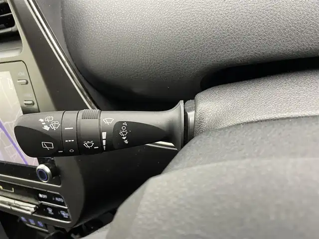 トヨタ プリウス S ツーリングセレ ブラックED 熊本県 2021(令3)年 6.8万km プレシャスブラックパール 禁煙車/純正ナビ付きディスプレイオーディオ(CD・BT・フルセグ・USB）/全周囲カメラ　/レーダークルーズコントロール/社外前後ドライブレコーダー　/ビルトインＥＴＣ　/合皮シート　/前席シートヒーター　/衝突軽減装置　/前後クリアランスソナー　/レーンキープアシスト/横滑り防止/AC100V電源/純正フロアマット/純正17インチAW/オートライト/オートマチックハイビーム/LEDヘッドライト/スマートキー/プッシュスタート/スペアキー1本/保証書