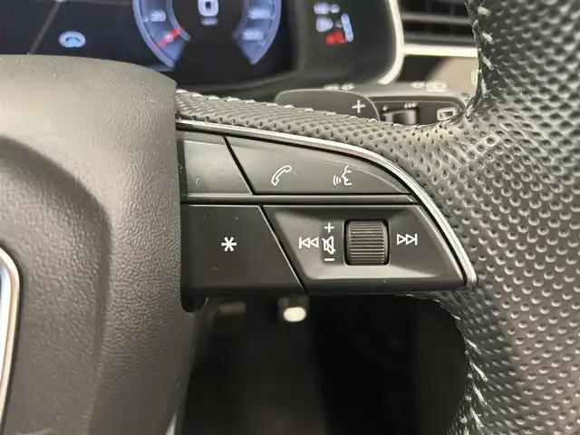アウディ Ｑ７ 45 Sラインリミテッド 岡山県 2020(令2)年 3.6万km 白 プレミアム＆7シーターパッケージ/レザーシート/シートヒーター/360°カメラ/純正ナビ/Bluetooth/USB SD/フルセグTV/純正21インチアルミホイール/ACC/HUD/マトリクスLED/ヴァーチャルコックピット/ETC/AUDIドライブセレクト/リアクロストラフィックアシスト/純正フロアマット/アダプティブドライブアシスト/AUDIプレセンス/AUDIサイドアシスト/レーン逸脱警告/インテリアライト/レインセンサー