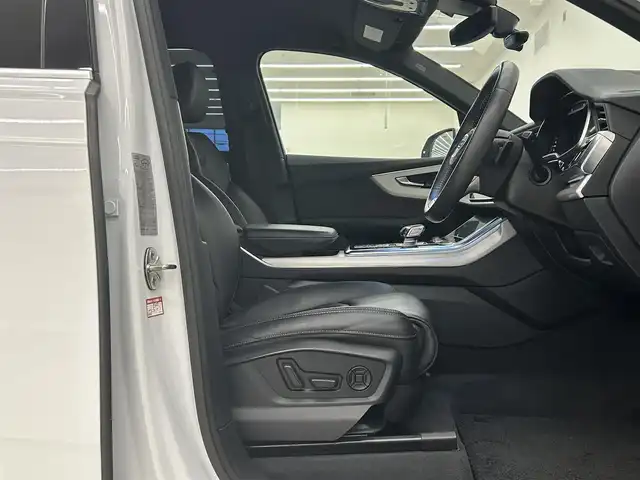 アウディ Ｑ７ 45 Sラインリミテッド 岡山県 2020(令2)年 3.6万km 白 プレミアム＆7シーターパッケージ/レザーシート/シートヒーター/360°カメラ/純正ナビ/Bluetooth/USB SD/フルセグTV/純正21インチアルミホイール/ACC/HUD/マトリクスLED/ヴァーチャルコックピット/ETC/AUDIドライブセレクト/リアクロストラフィックアシスト/純正フロアマット/アダプティブドライブアシスト/AUDIプレセンス/AUDIサイドアシスト/レーン逸脱警告/インテリアライト/レインセンサー