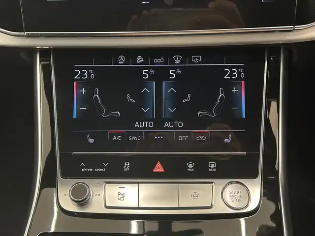 アウディ Ｑ７ 45 Sラインリミテッド 岡山県 2020(令2)年 3.6万km 白 プレミアム＆7シーターパッケージ/レザーシート/シートヒーター/360°カメラ/純正ナビ/Bluetooth/USB SD/フルセグTV/純正21インチアルミホイール/ACC/HUD/マトリクスLED/ヴァーチャルコックピット/ETC/AUDIドライブセレクト/リアクロストラフィックアシスト/純正フロアマット/アダプティブドライブアシスト/AUDIプレセンス/AUDIサイドアシスト/レーン逸脱警告/インテリアライト/レインセンサー
