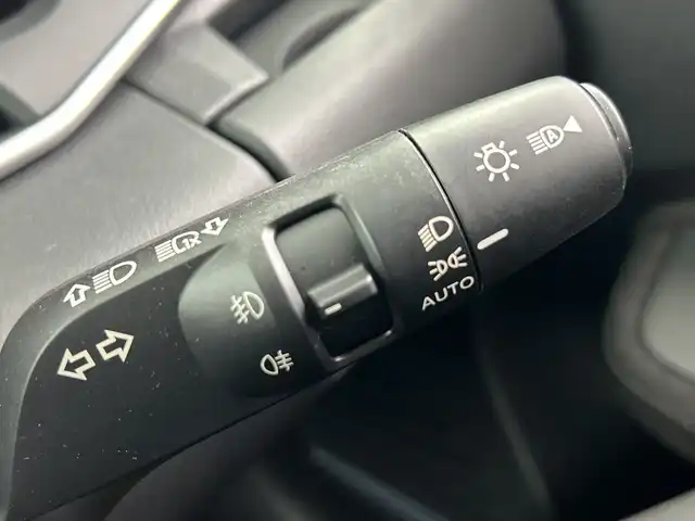 日産 オーラ G レザーエディション 愛知県 2021(令3)年 2.8万km 黒 禁煙車/純正9インチナビ/（AM/FM/Bluetooth/USB/フルセグTV）/全方位カメラ/BOSEサウンド/ワイヤレス充電/衝突軽減ブレーキ/プロパイロット/レーンキープアシスト/レーダークルーズコントロール/オートマチックハイビーム/ブラインドスポットモニター/コーナーセンサー/ETC2.0/インテリジェントルームミラー/レザーシート/シートヒーター/ステアリングヒーター/LEDヘッドライト/フロントフォグランプ/オートライト/純正17インチアルミホイール/スマートキー/スペアキー有/プッシュスタート/横滑り防止装置/